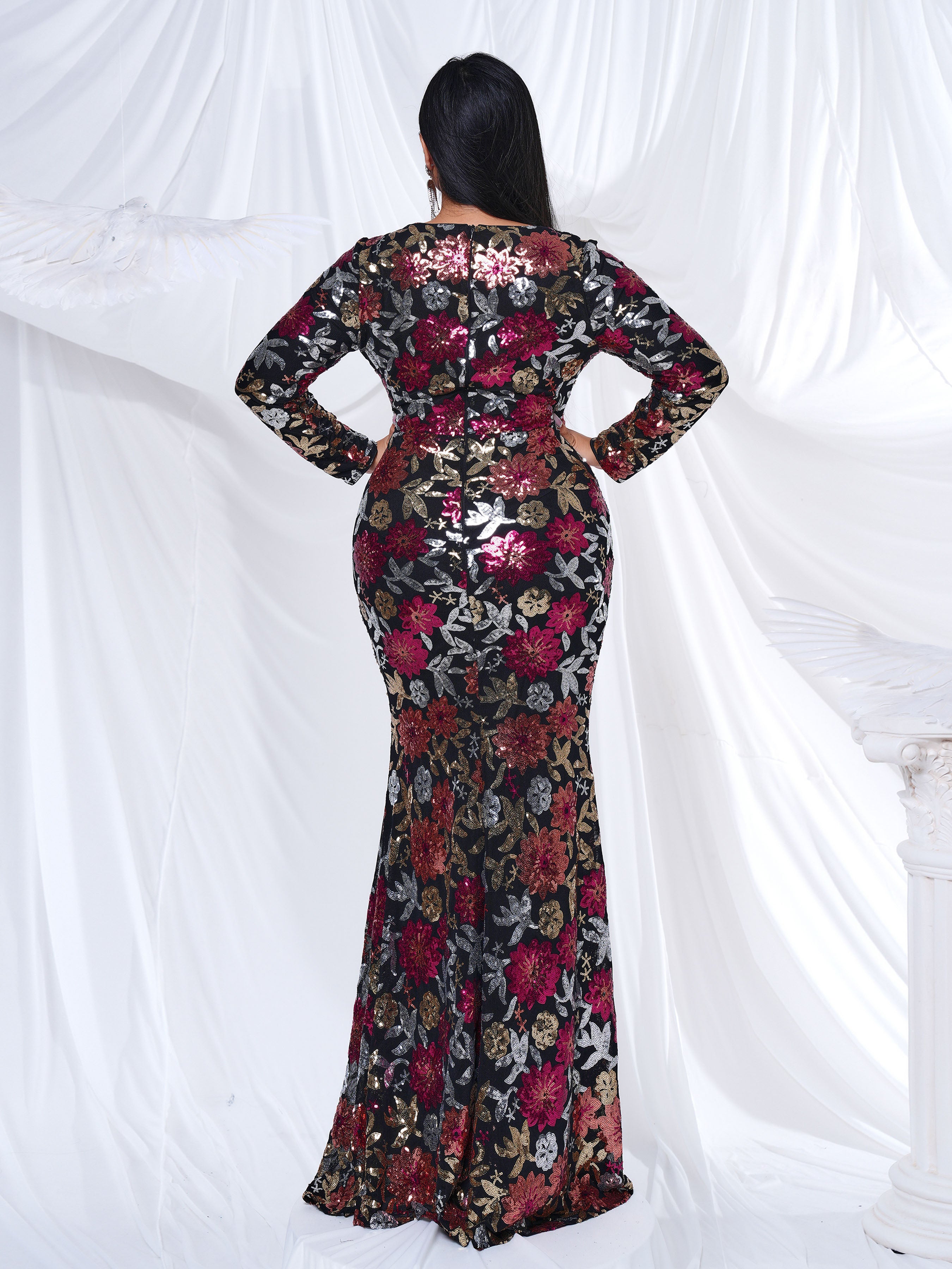 Plus Crew Neck Floral Sequin Dress PRJ10987