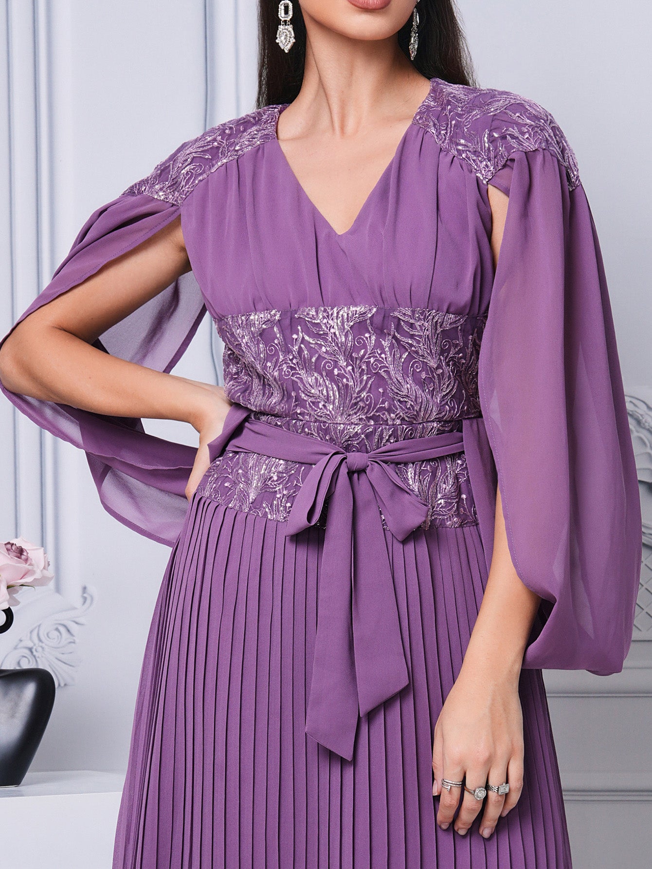 V-neck Panel Embodied Fold A-line Dress MES00445