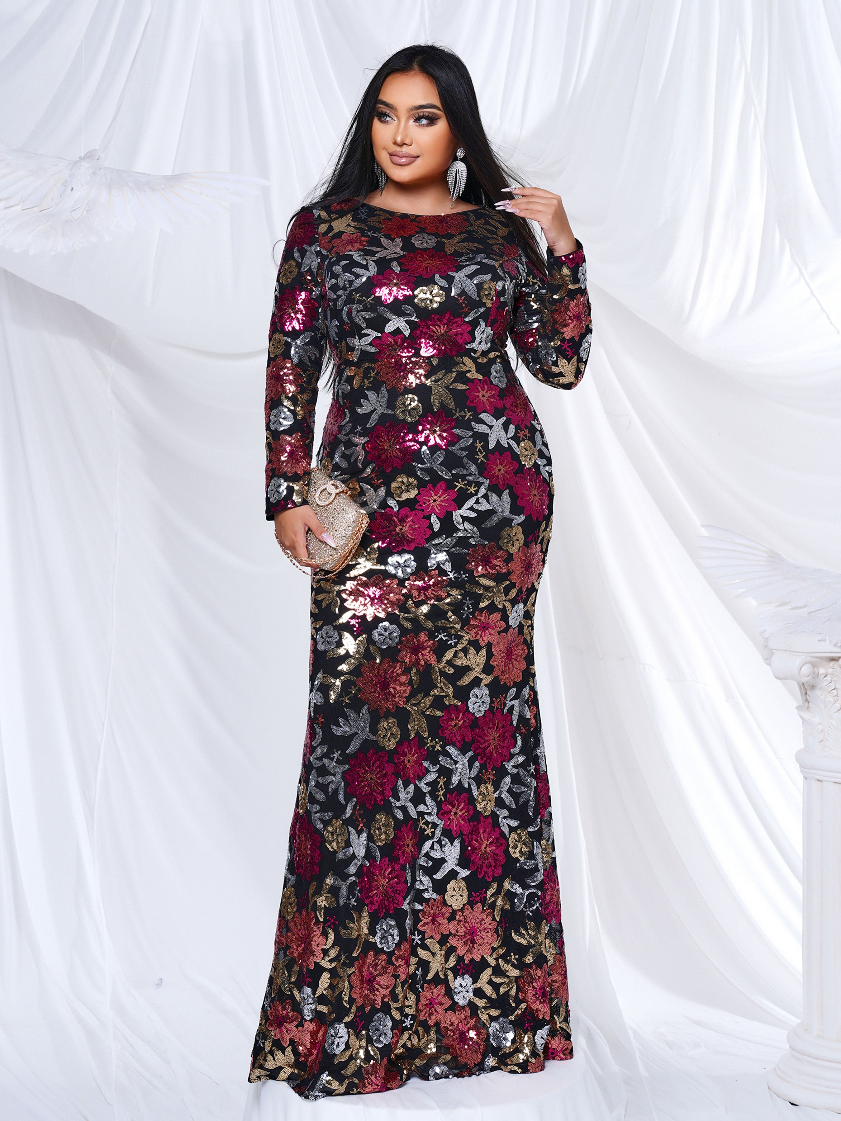 Plus Crew Neck Floral Sequin Dress PRJ10987