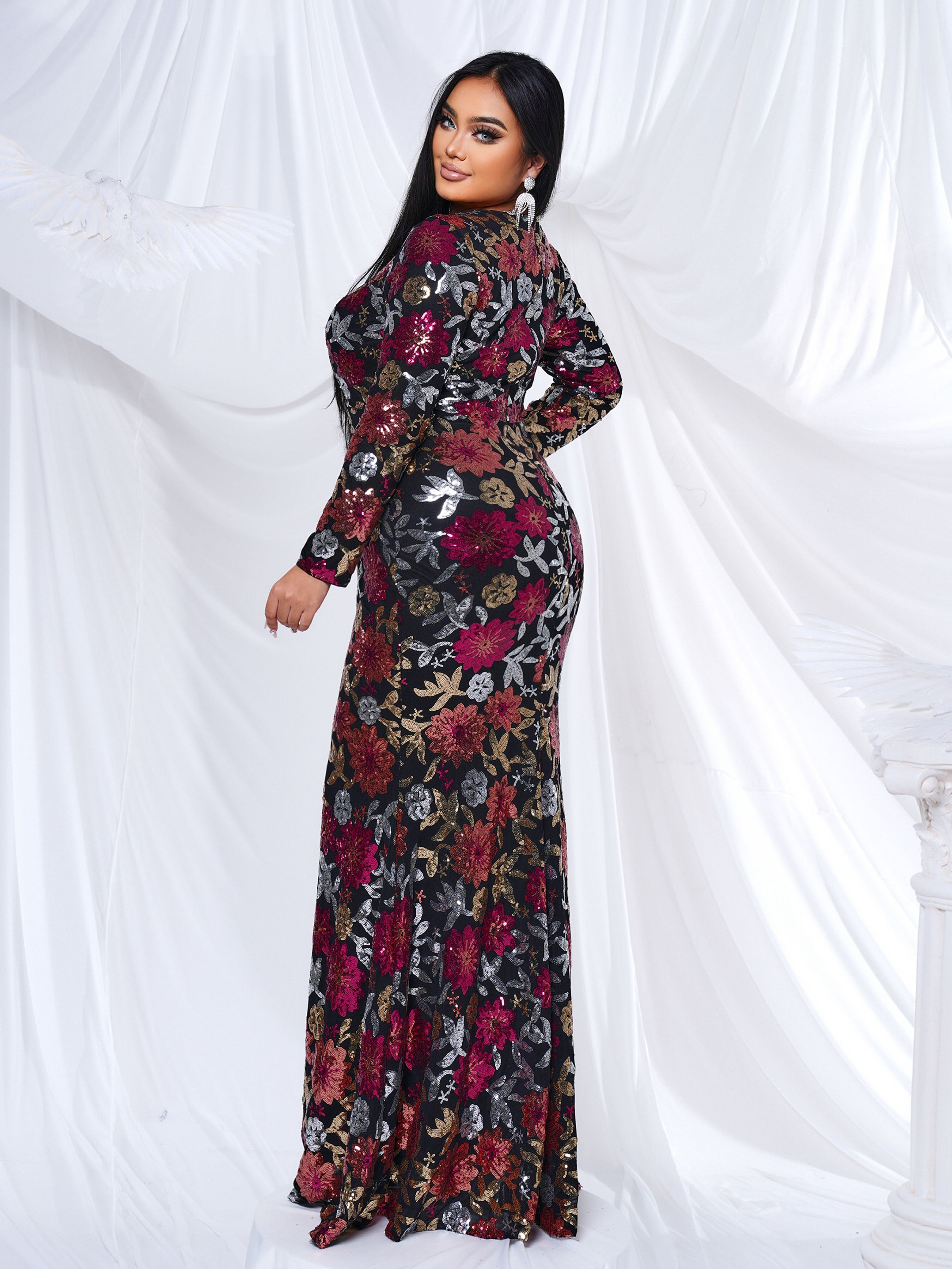 Plus Crew Neck Floral Sequin Dress PRJ10987