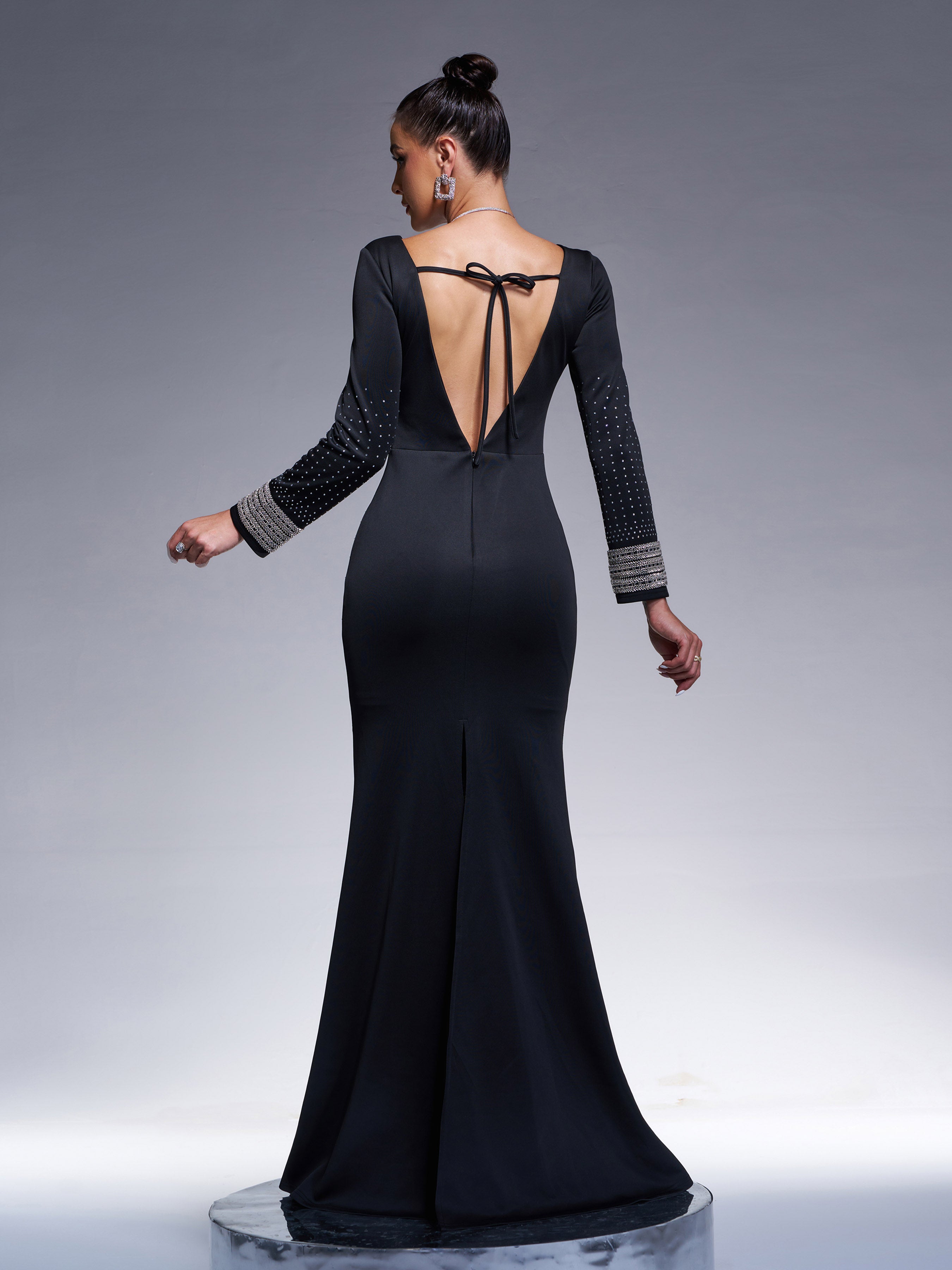 Elegant Black Long Sleeve Backless Prom Dress RJ12013